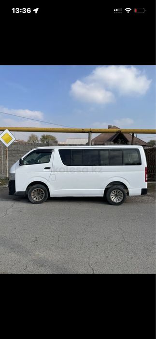 Тайота Hiace 2005год