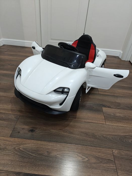 Продам электромобиль детский Porsche Taycan
