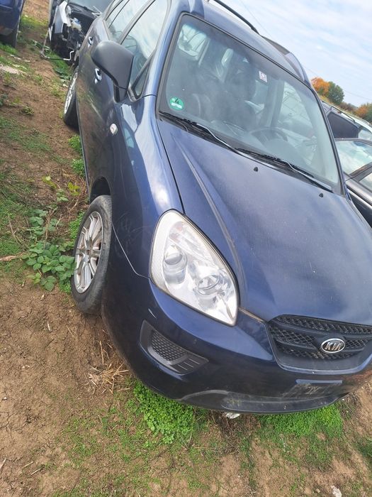 Dezmembrez kia carens 2.0 crdi