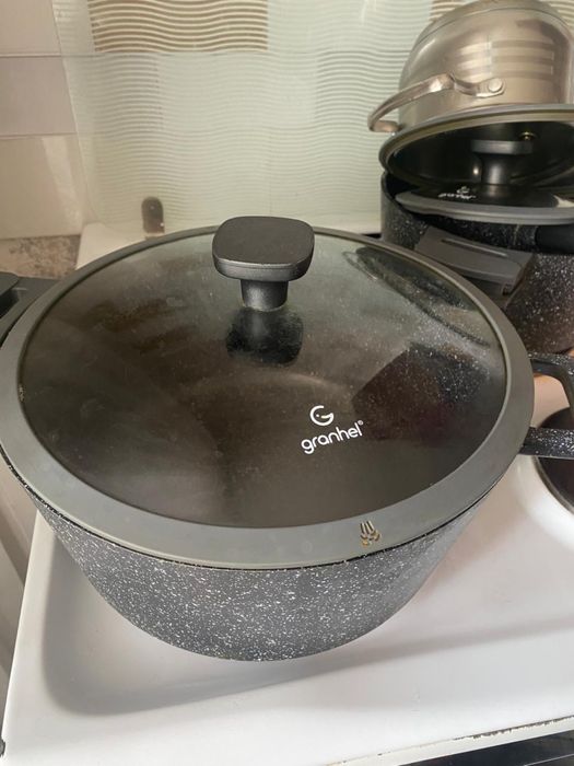 Продам набор посуды (кастрюля казан)