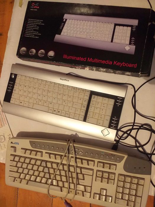 5 tastaturi dif modele, cu lumini: A4 Tech,Logitech/ tastatura