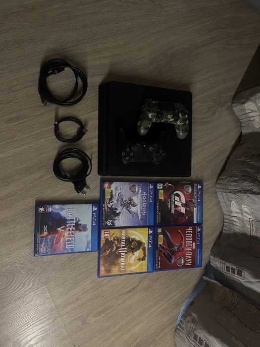 Телевизор Samsung +  PlayStation 4 + 5 игр