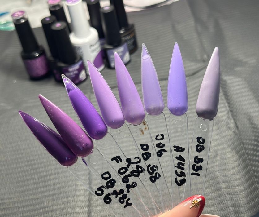 Малки гел лакове .