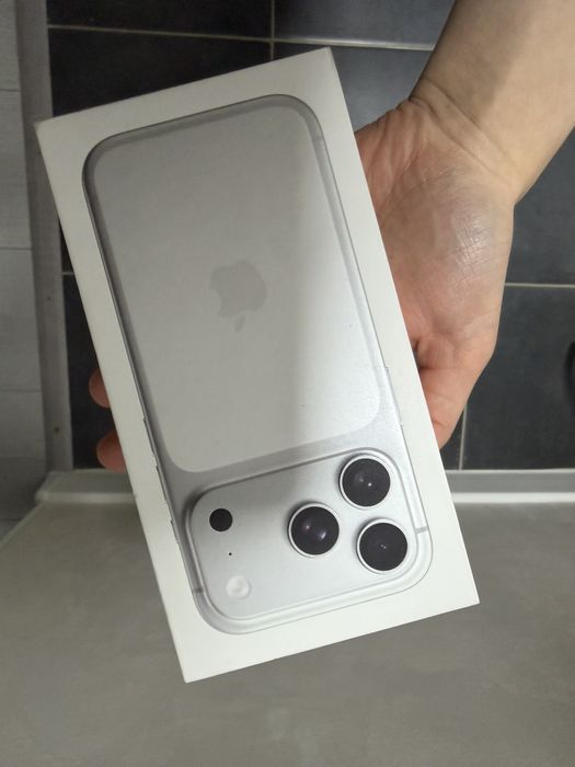 IPhone 17 pro на гарантии