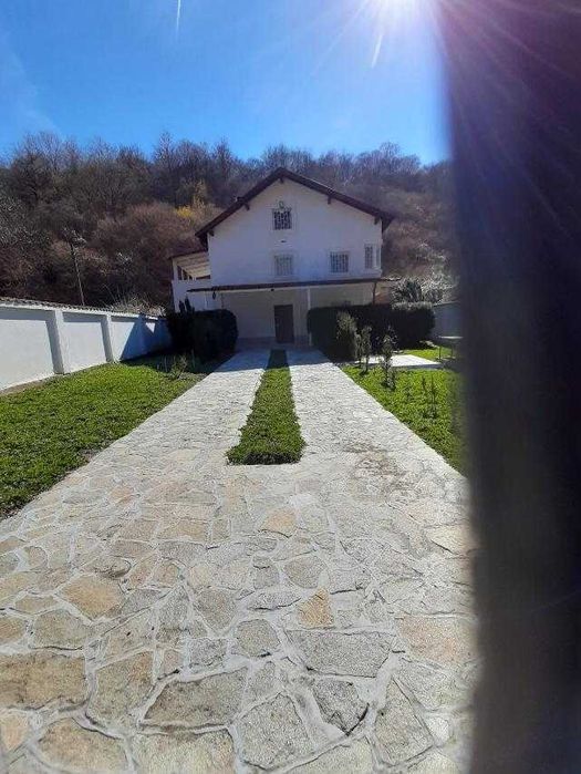 Продава се Къща в София, Градина - 246 кв.м за 1139 €/кв.м - Снимка #1