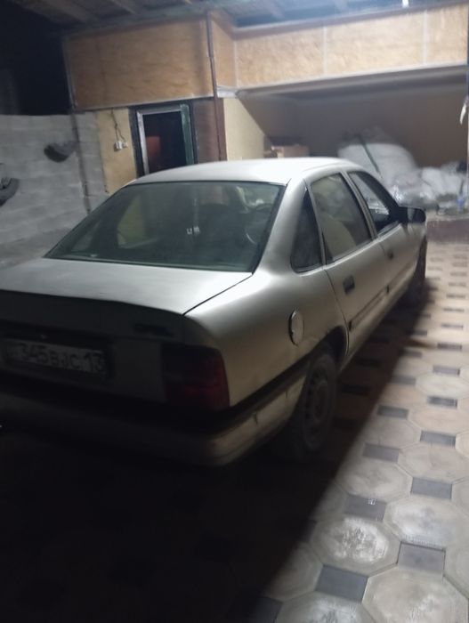 Продам Опель вектор