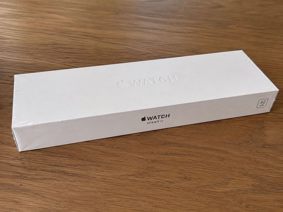 Apple Watch 11 , 42 ml. Black