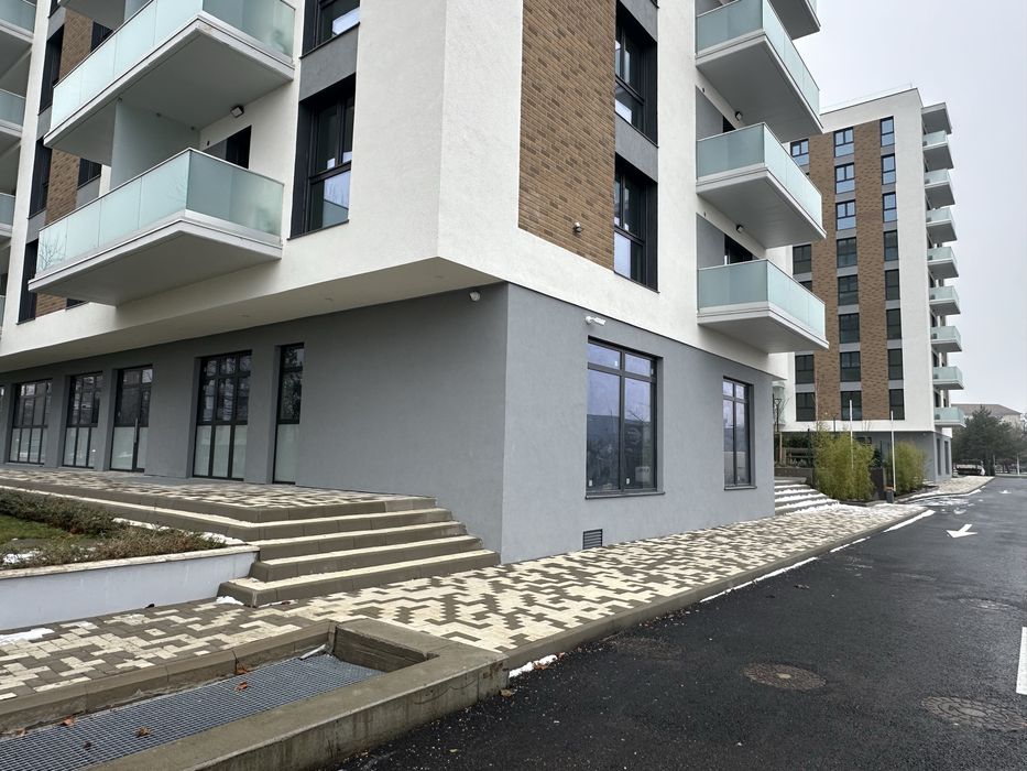 Inchiriez spatiu comercial in complexul grand hill residence oradea