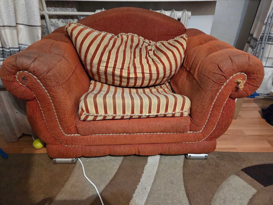 Отдам даром бесплатно диван срочно