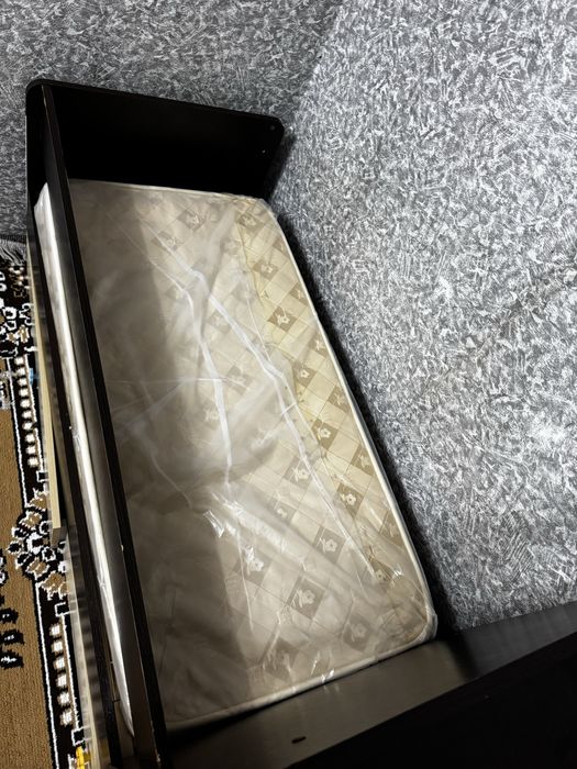 Продам б/у детскую кровать 25тыс