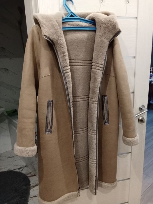 Продам дублёнку двухстороннюю.