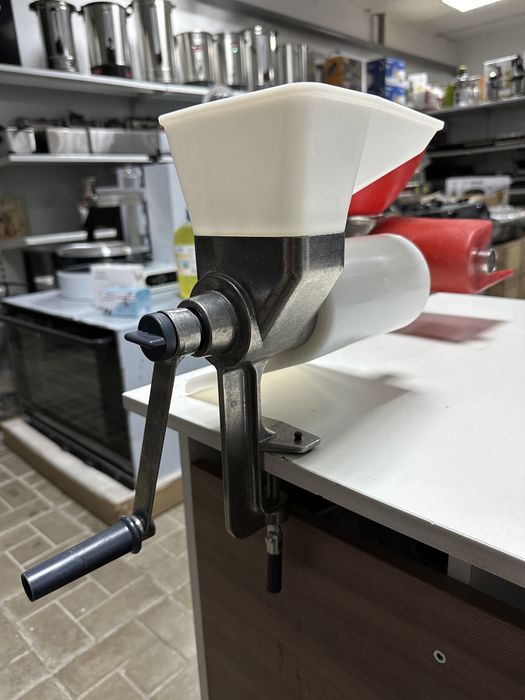 Соковыжималка Мотор Сич шнековый