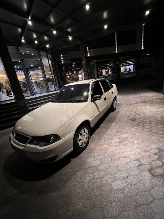 Nexia2 dons 1.6 Srochna sotiladi!!!