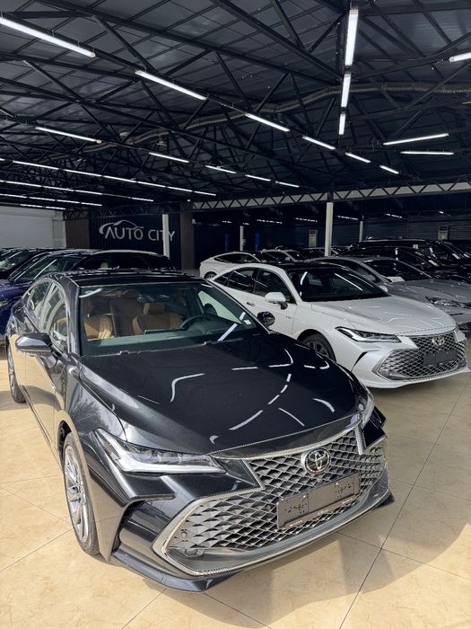 Toyota Avalon (Hybrid)