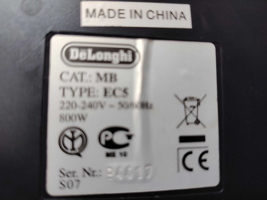 Espressor cafea DeLonghi , 800 W, capacitate 0.4 litr i, negru