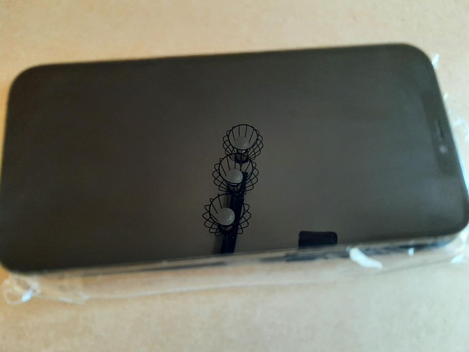 Iphone 12 pro max в отлично състояние