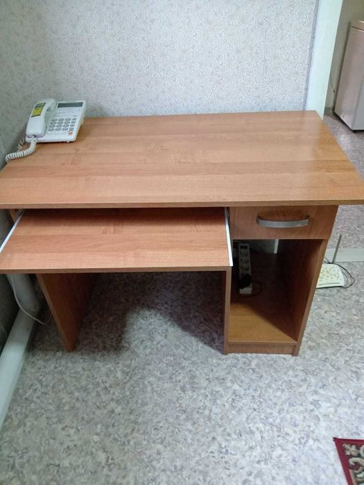 Стол компьюторный