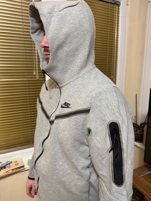 Оригинален Nike Tech Fleece L