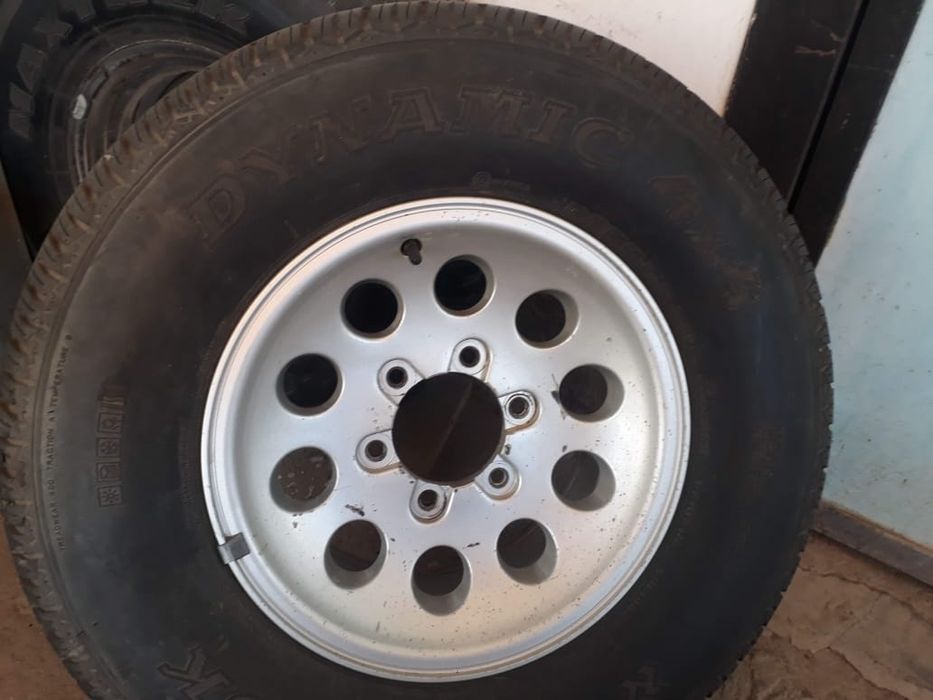 Диск с шиной почти новый