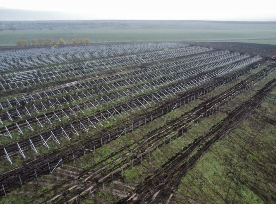 Executăm lucrări in Parcurile Fotovoltaice, Batut Profile , Pichetat si Trasat , Batipal