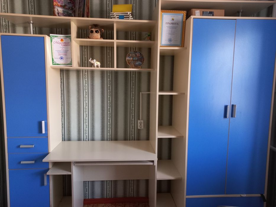 Продам Детскую стенку