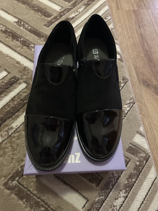 Дамски обувки  чисто нови