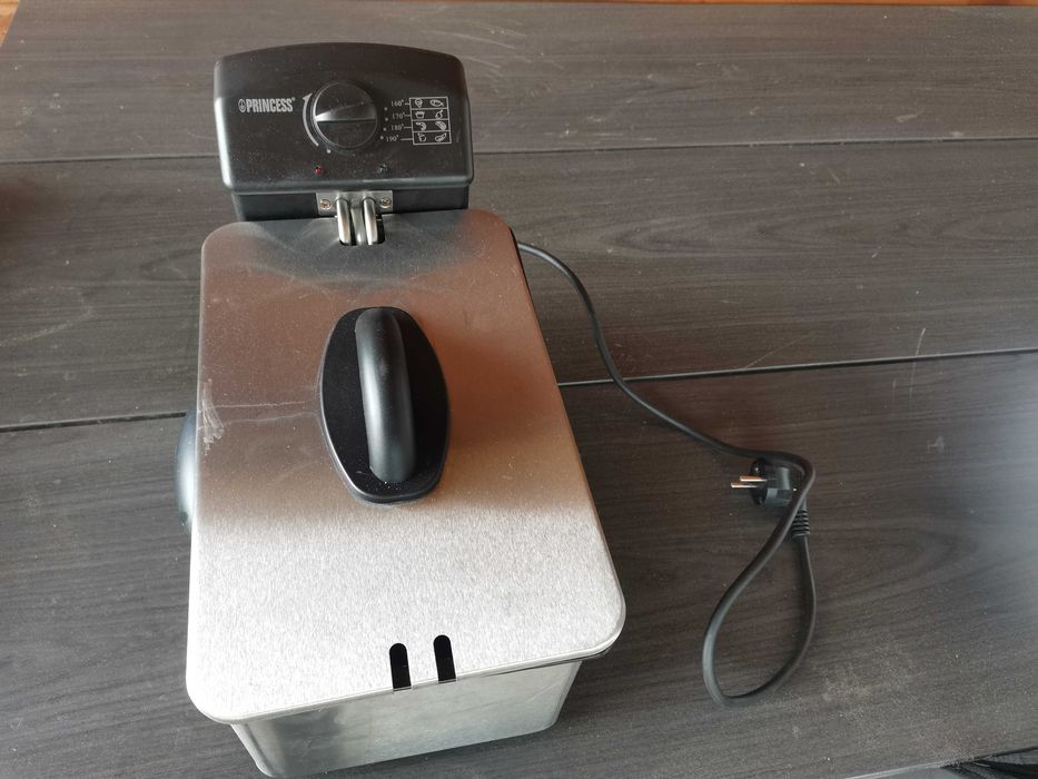 Friteuza Princess Deep Fryer 4L 2000W Argintiu-Negru