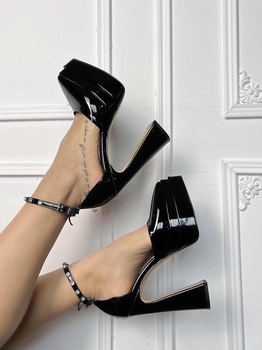 Обувки висок ток