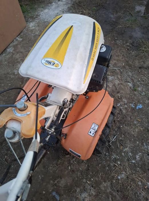 Vând motocultor de 8 cai