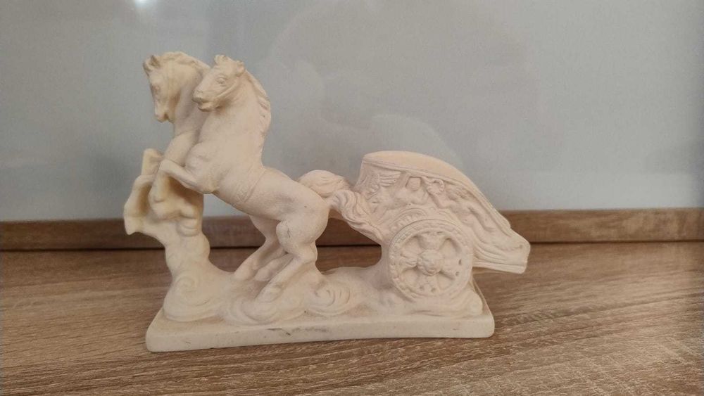 Car de luptă roman tras de cai