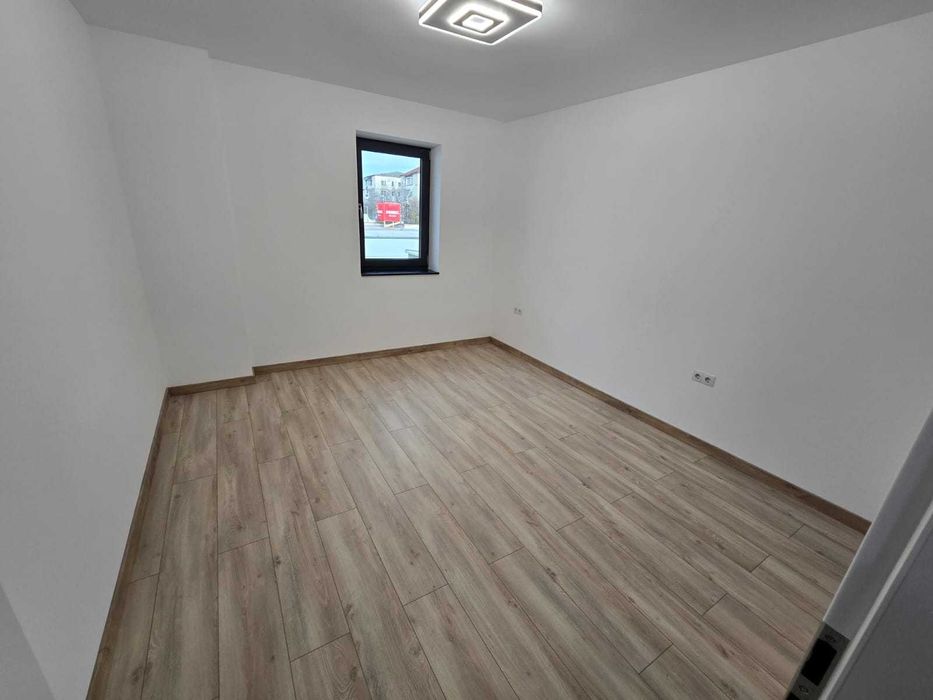 De închiriat– Apartament modern cu 3 camere| Terasă 10 mp| Loc parcare