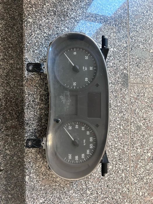 Табло километраж Opel Vivaro/Renault Trafic/