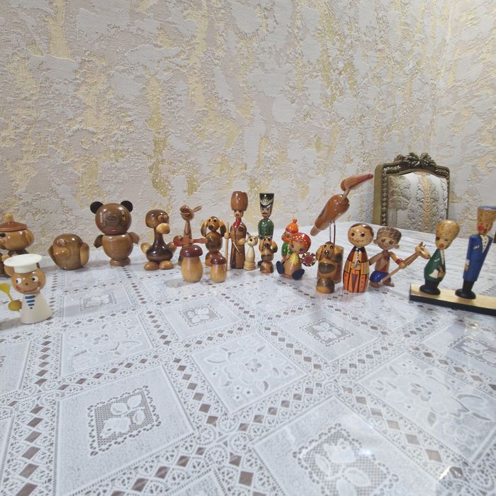 Полная коллекция старинных статуэток