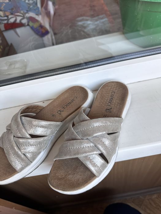 Кроссовки унисекс 40 размер