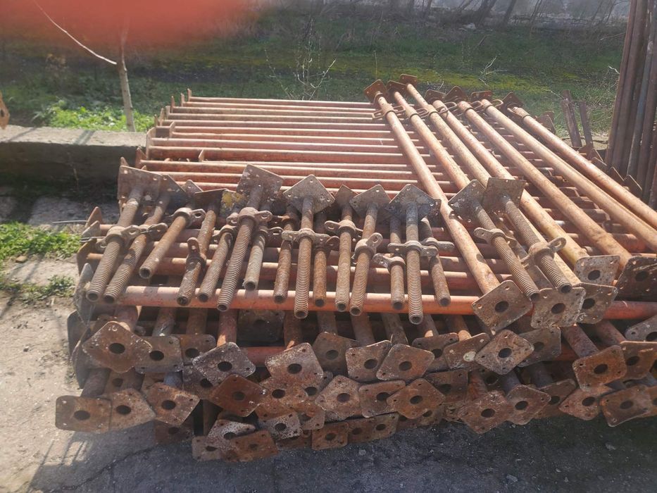 Вилици и триноги за кофраж