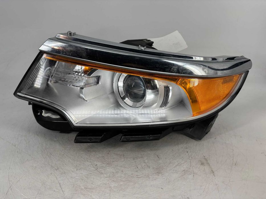 Far stanga cu xenon  Ford Edge an 2011