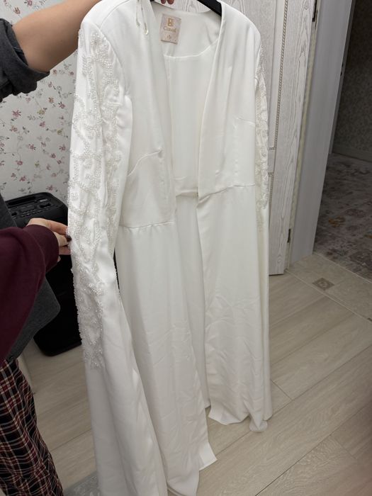 Накидка с вышивкой