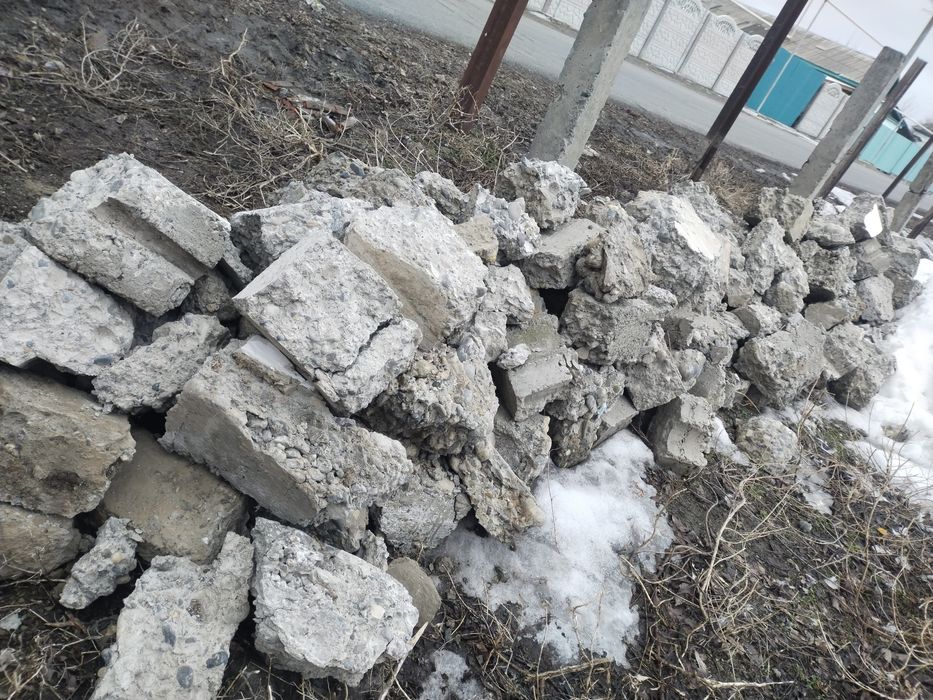 Продам бетонные камни.