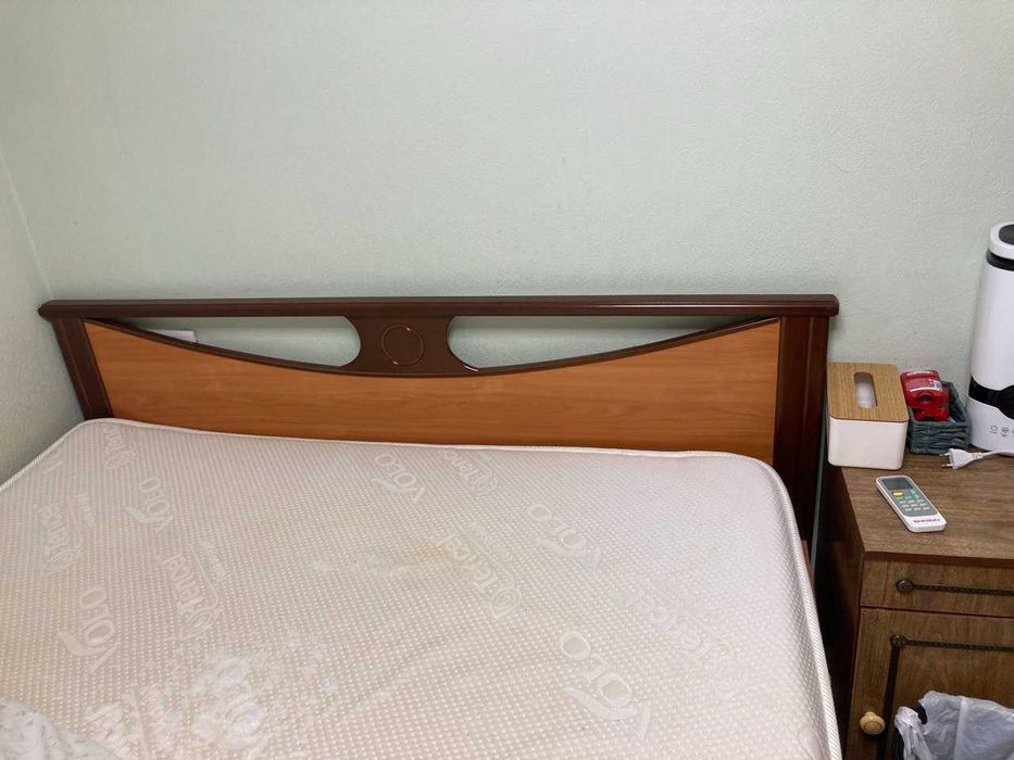Отдам даром старую двуспальную кровать - самовывоз