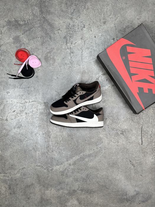 Travis Scott x Air Jordan 1 Low 'Dark Mocha'