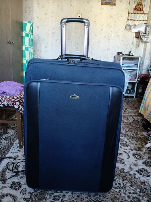 ПРОДАМ  ЧЕМОДАН в отличном состоянии