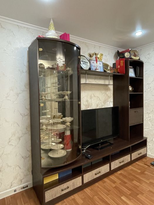 Продаётся шкаф,мебель для зала