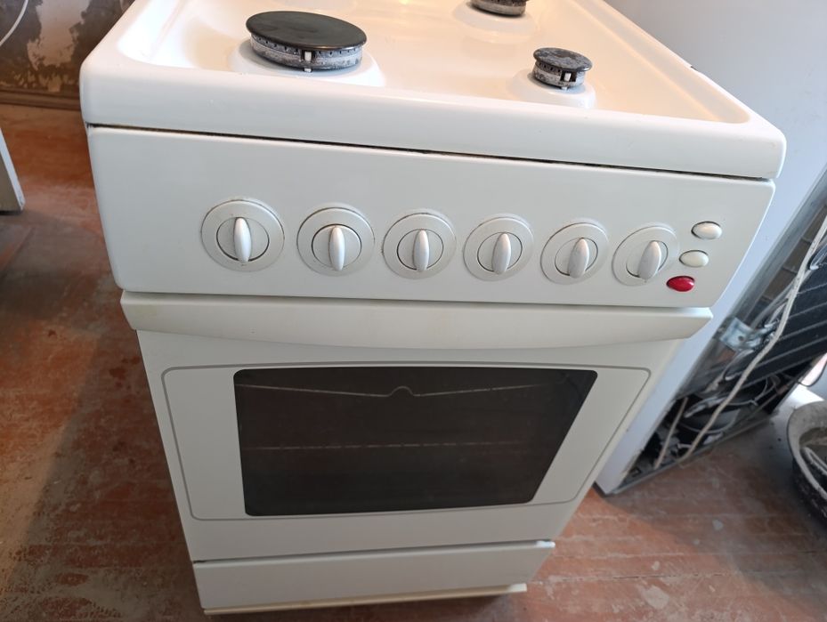 Продам газовую плиту