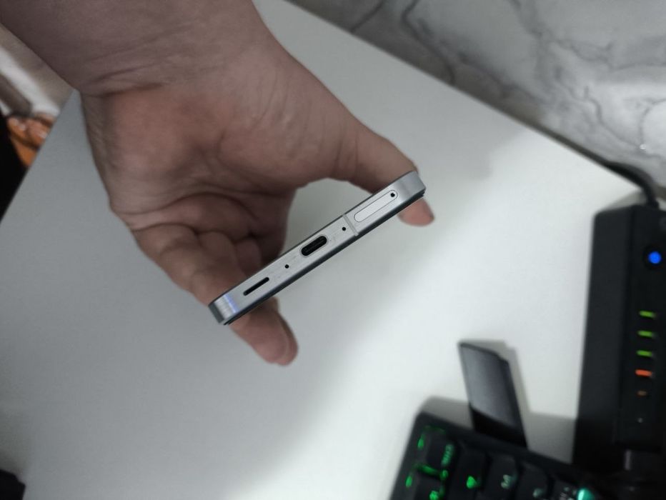 Продам Samsung A56, 8-128