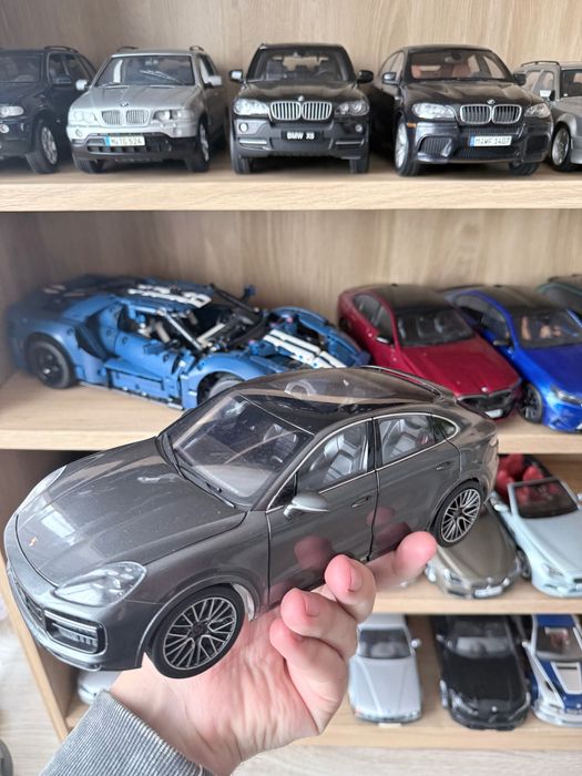 Колекционерски модел Porsche Cayenne Coupe by Norev 1/18