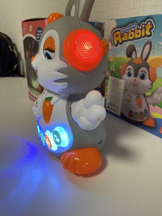 Танцуващо зайче с музика и светлина, заек