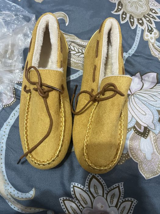 Продам теплый обувь женский