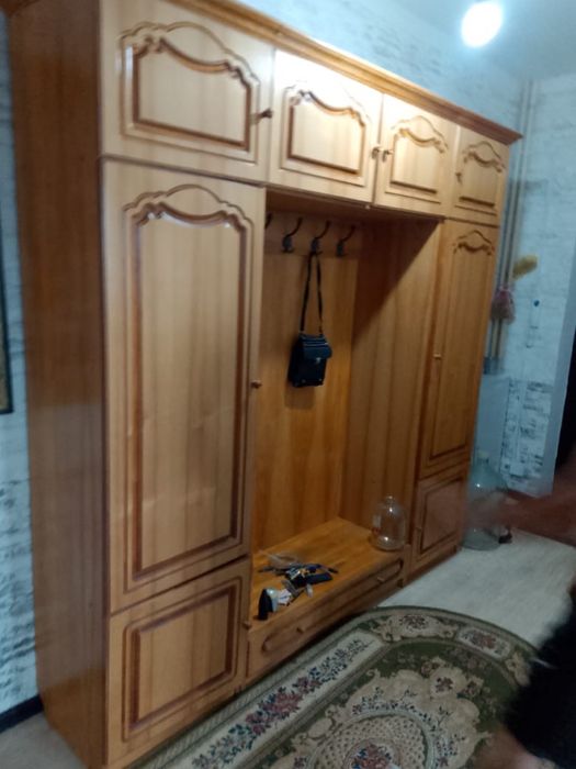 Продам Прихожую и кровать