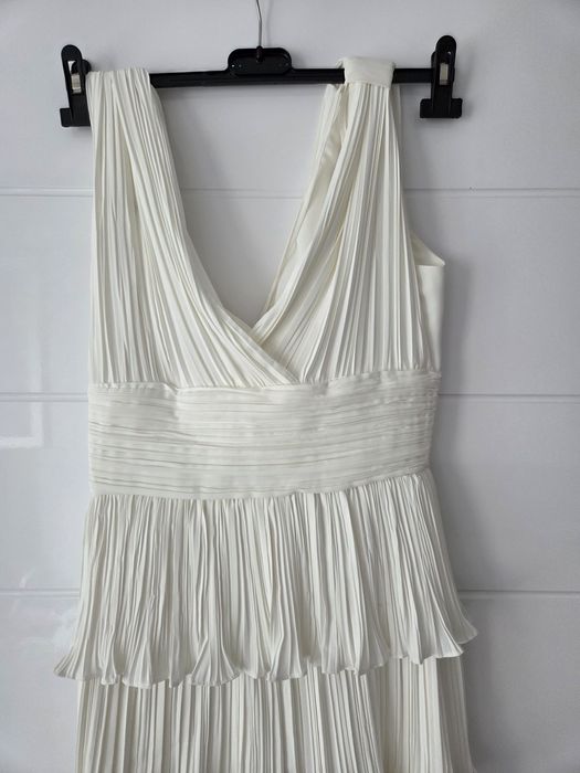 Елегантна бяла рокля, размер 38