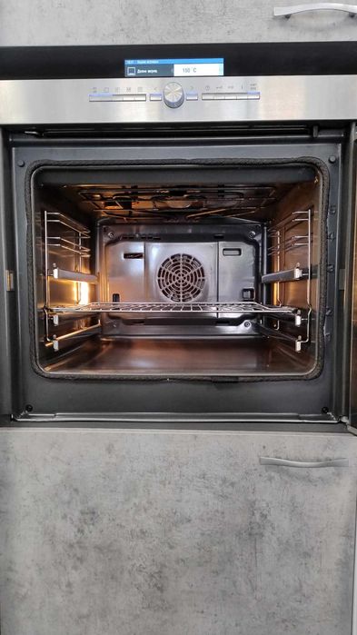 А+ Фурна за вграждане Siemens-Сименс 71 л 3D Hot Air Пиролитично самопочистване